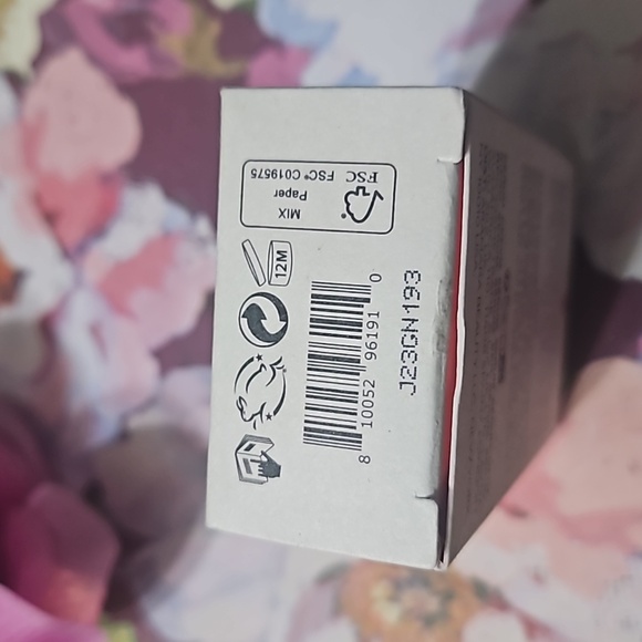 No longer avail Glow Recipe Strawberry BHA Pore-Smooth Blur Drops Serum 1 fl oz - Picture 14 of 16